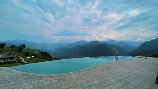 Piscina con grandes vistas